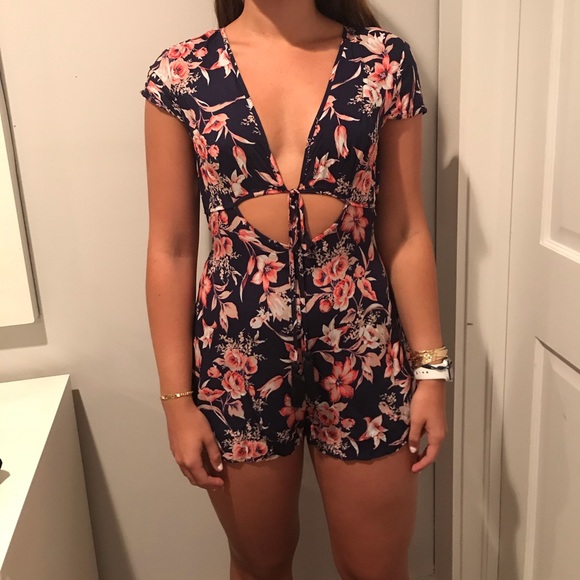 Floral cutout romper! - Picture 2 of 2